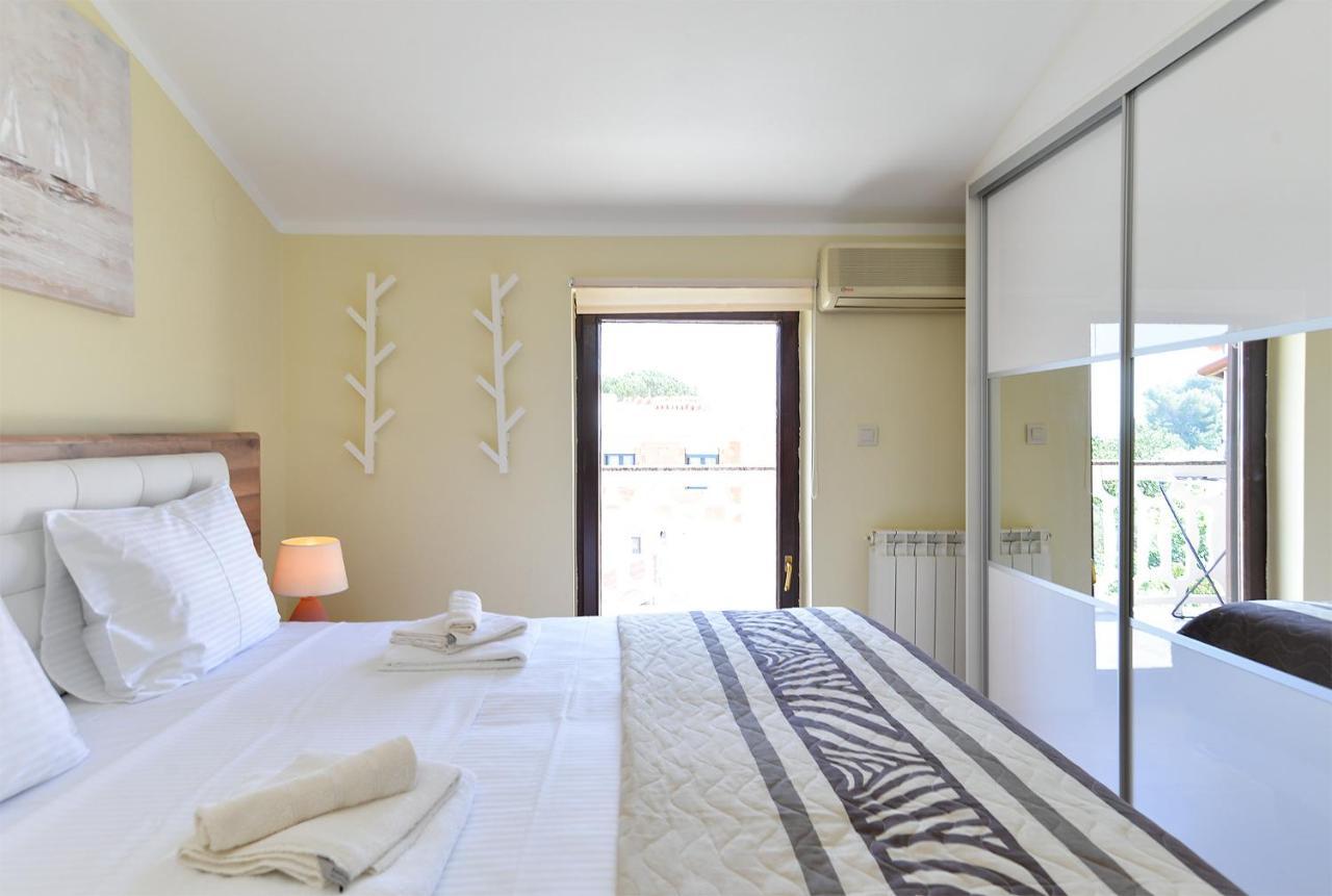 Apartment Mirela 2145 Fazana Ngoại thất bức ảnh