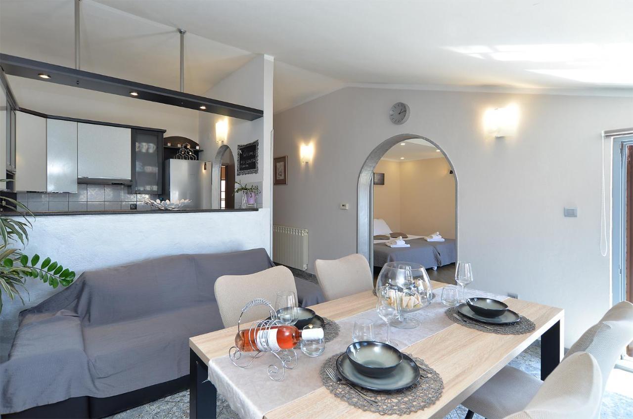 Apartment Mirela 2145 Fazana Ngoại thất bức ảnh