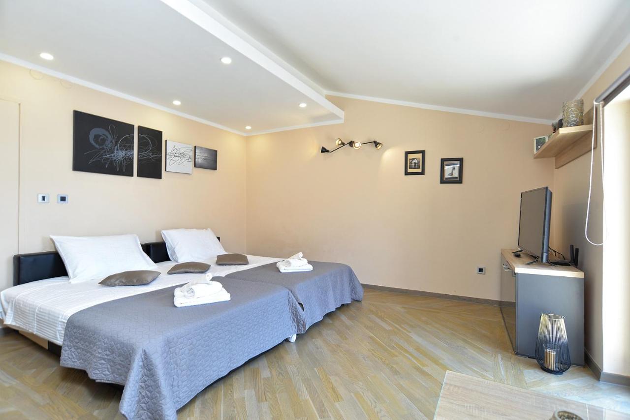 Apartment Mirela 2145 Fazana Ngoại thất bức ảnh