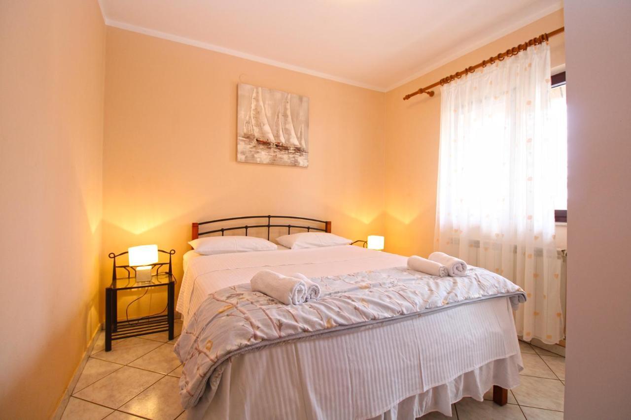 Apartment Mirela 2145 Fazana Ngoại thất bức ảnh