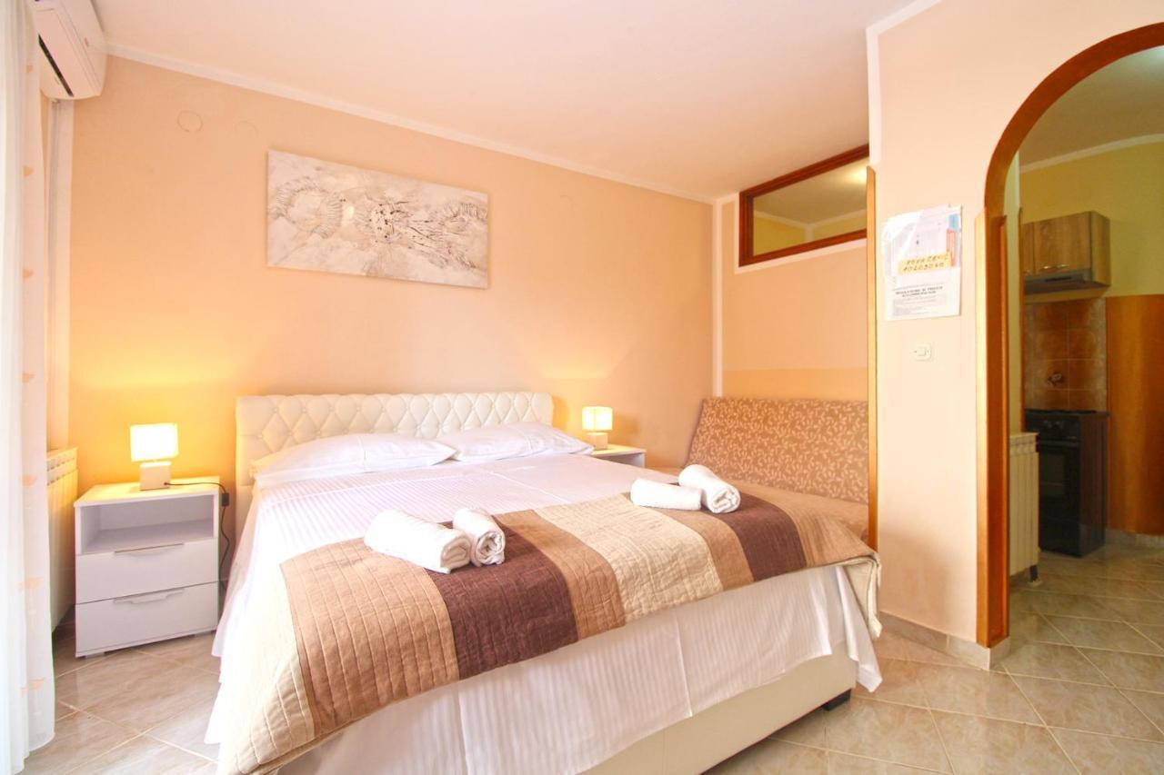 Apartment Mirela 2145 Fazana Ngoại thất bức ảnh