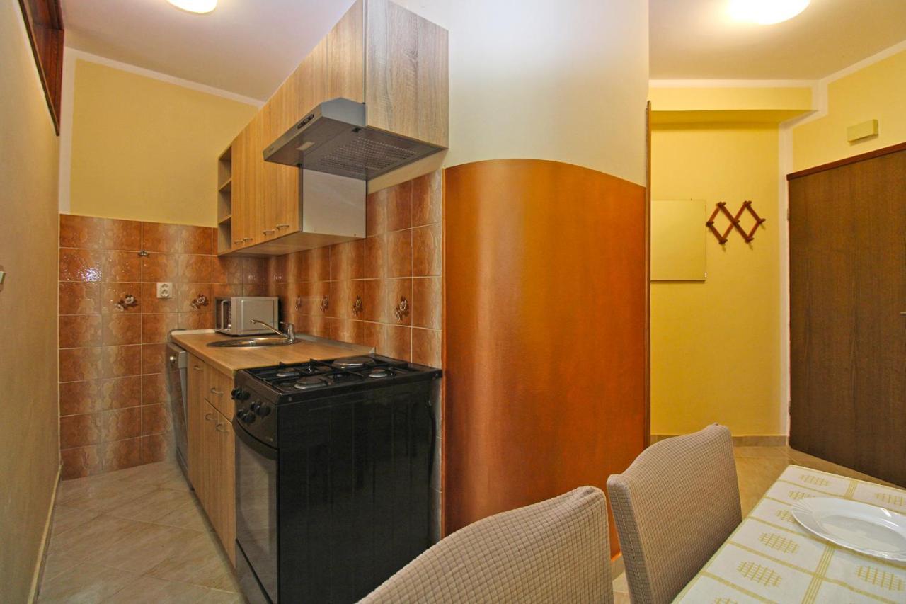 Apartment Mirela 2145 Fazana Ngoại thất bức ảnh