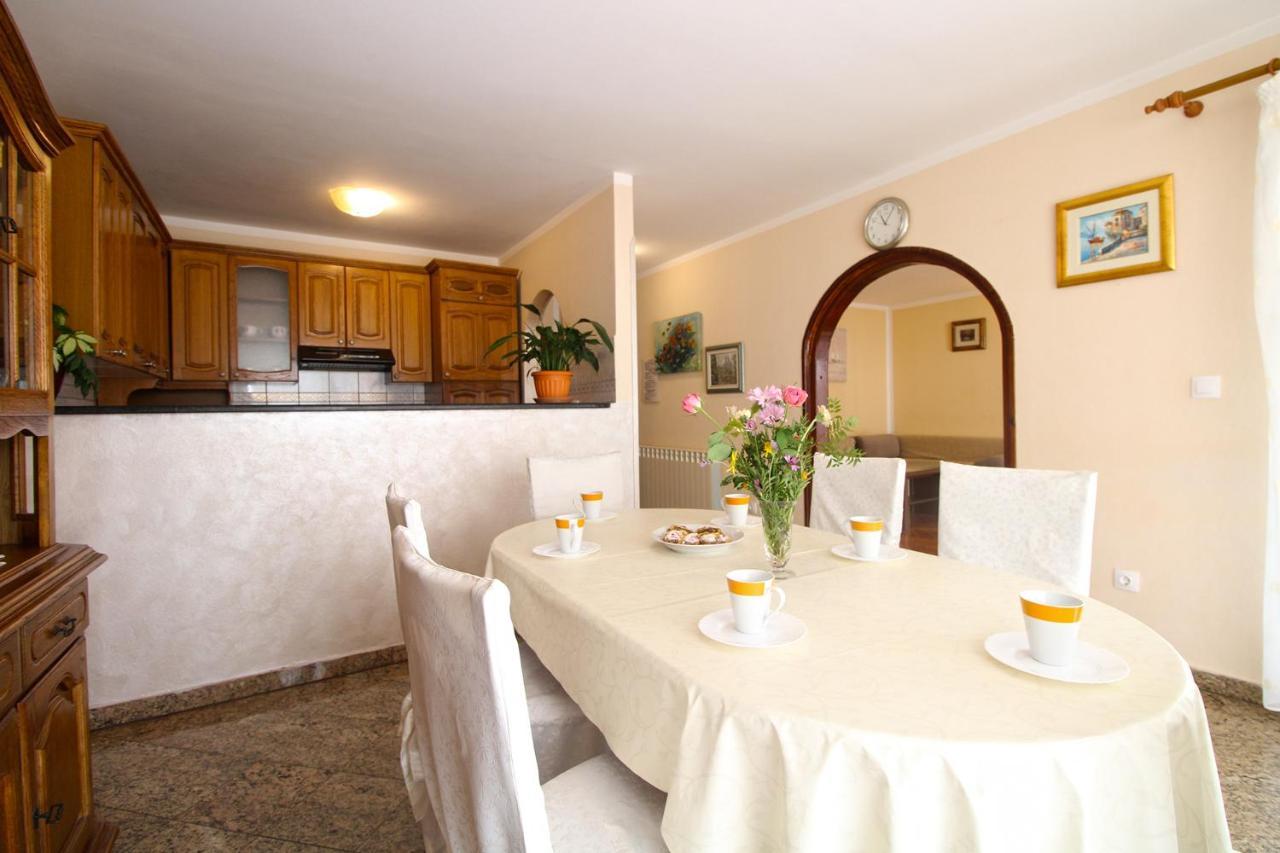 Apartment Mirela 2145 Fazana Ngoại thất bức ảnh