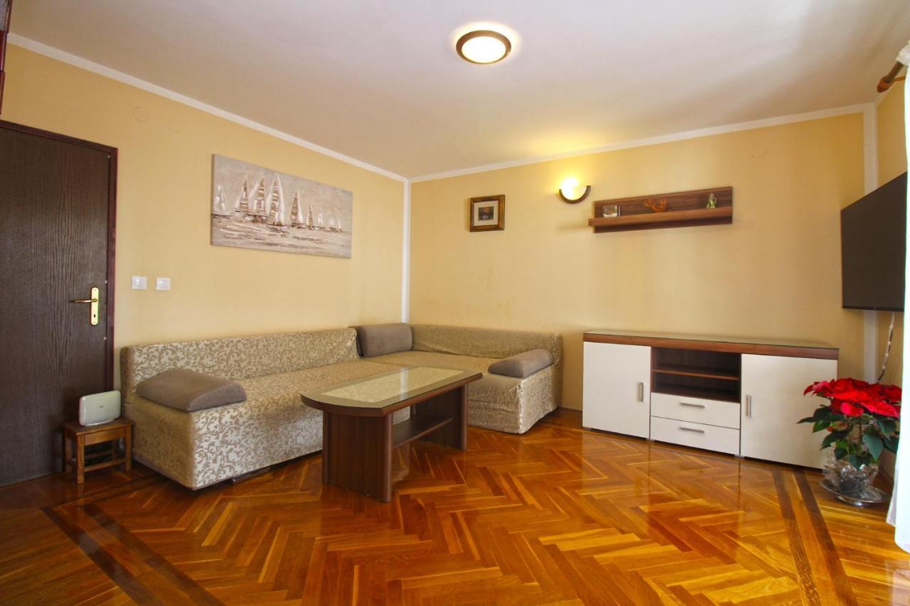 Apartment Mirela 2145 Fazana Ngoại thất bức ảnh