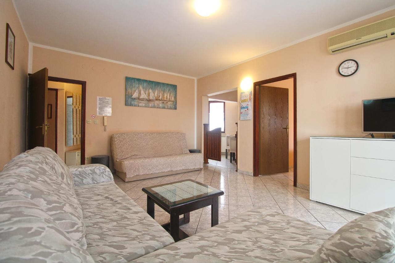 Apartment Mirela 2145 Fazana Ngoại thất bức ảnh