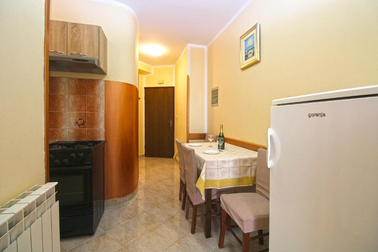 Apartment Mirela 2145 Fazana Ngoại thất bức ảnh