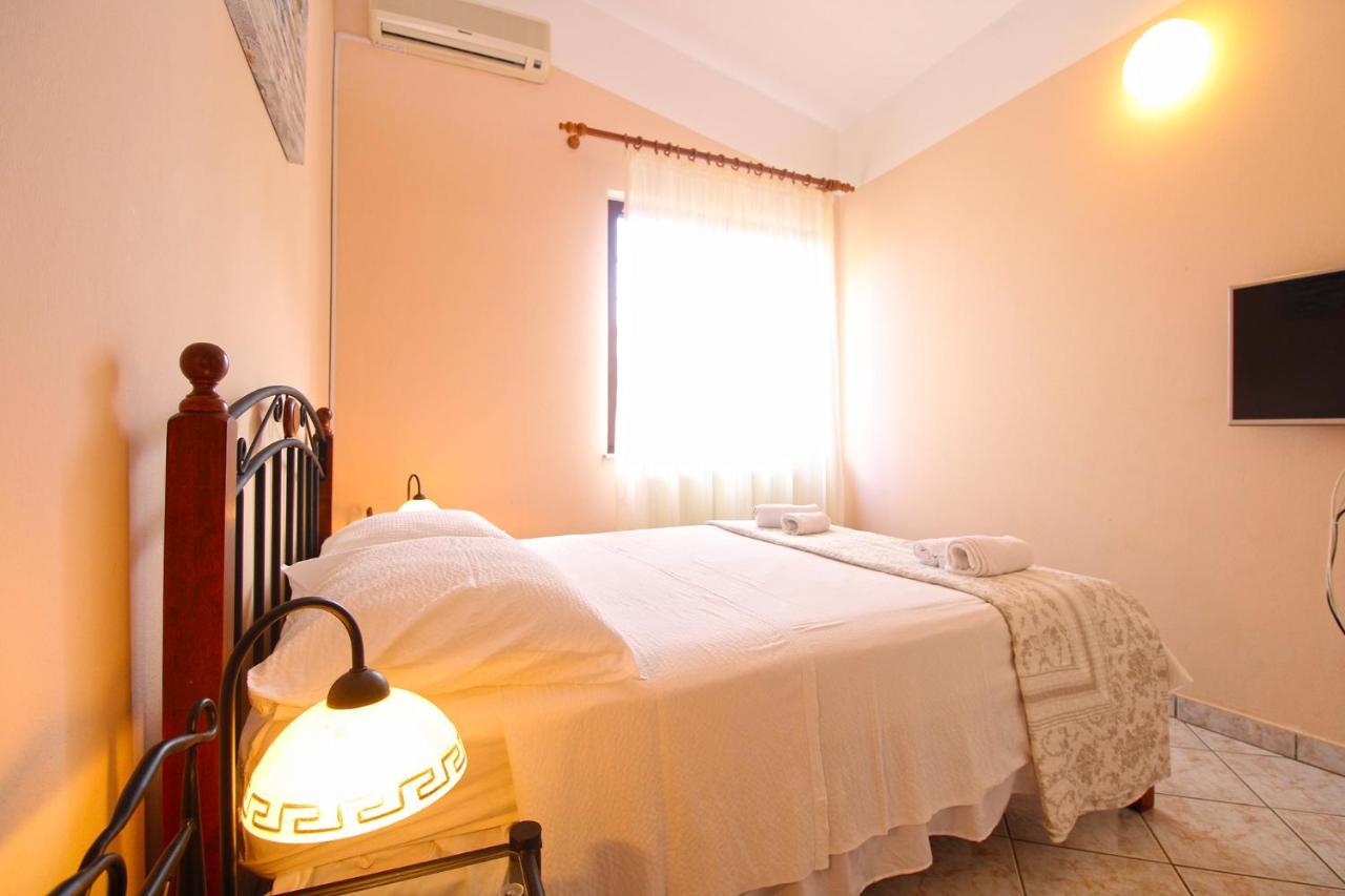 Apartment Mirela 2145 Fazana Ngoại thất bức ảnh