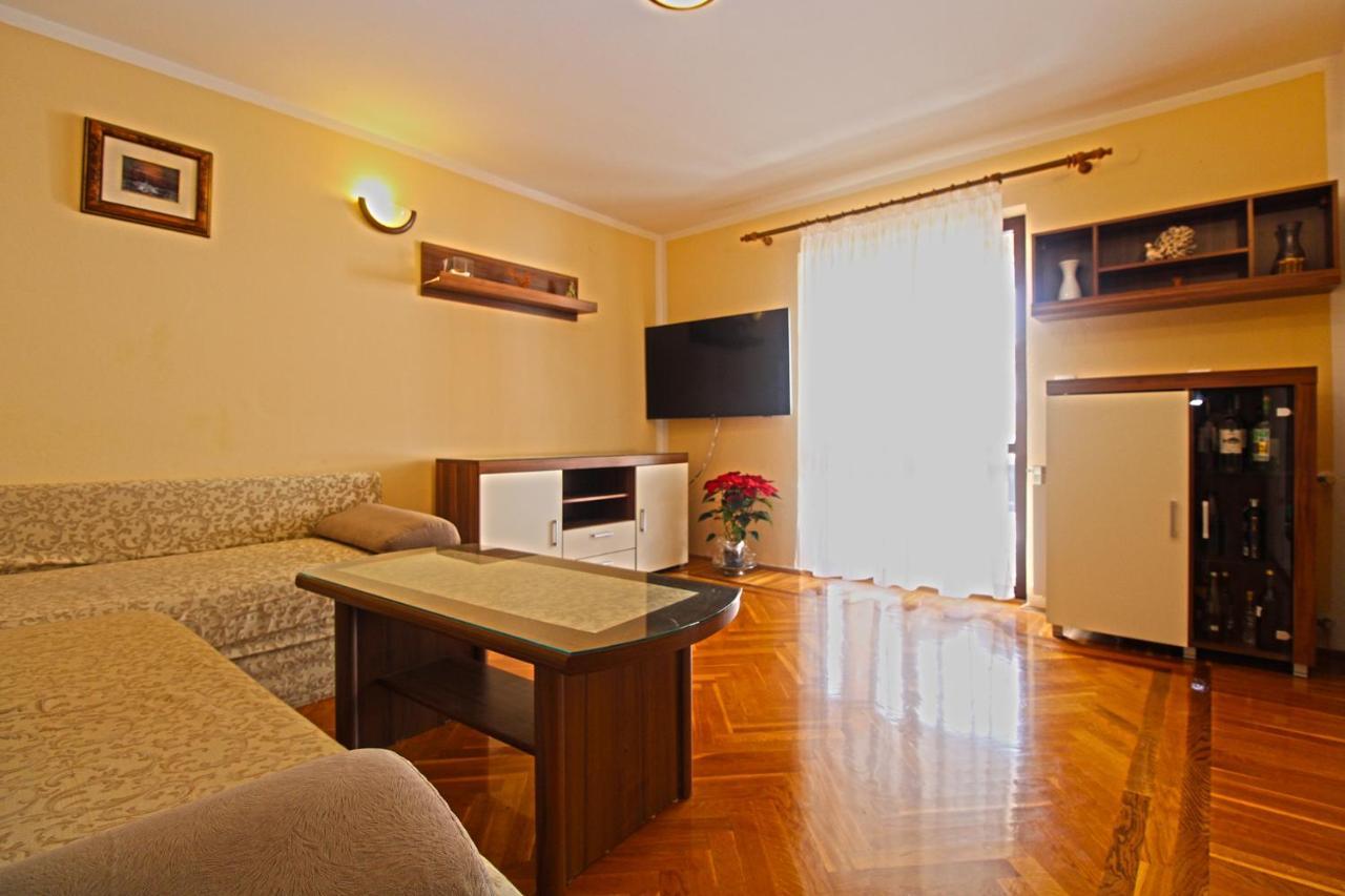 Apartment Mirela 2145 Fazana Ngoại thất bức ảnh