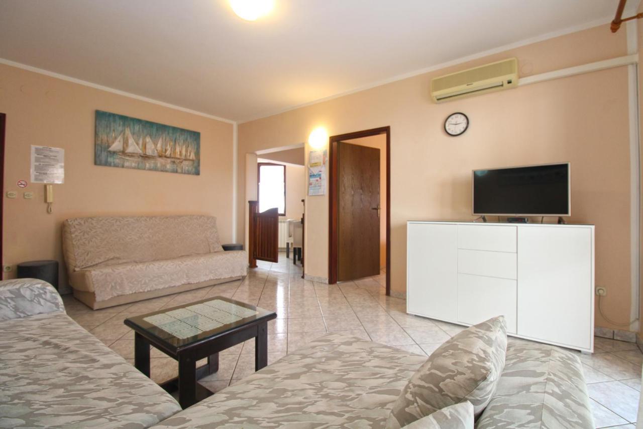 Apartment Mirela 2145 Fazana Ngoại thất bức ảnh