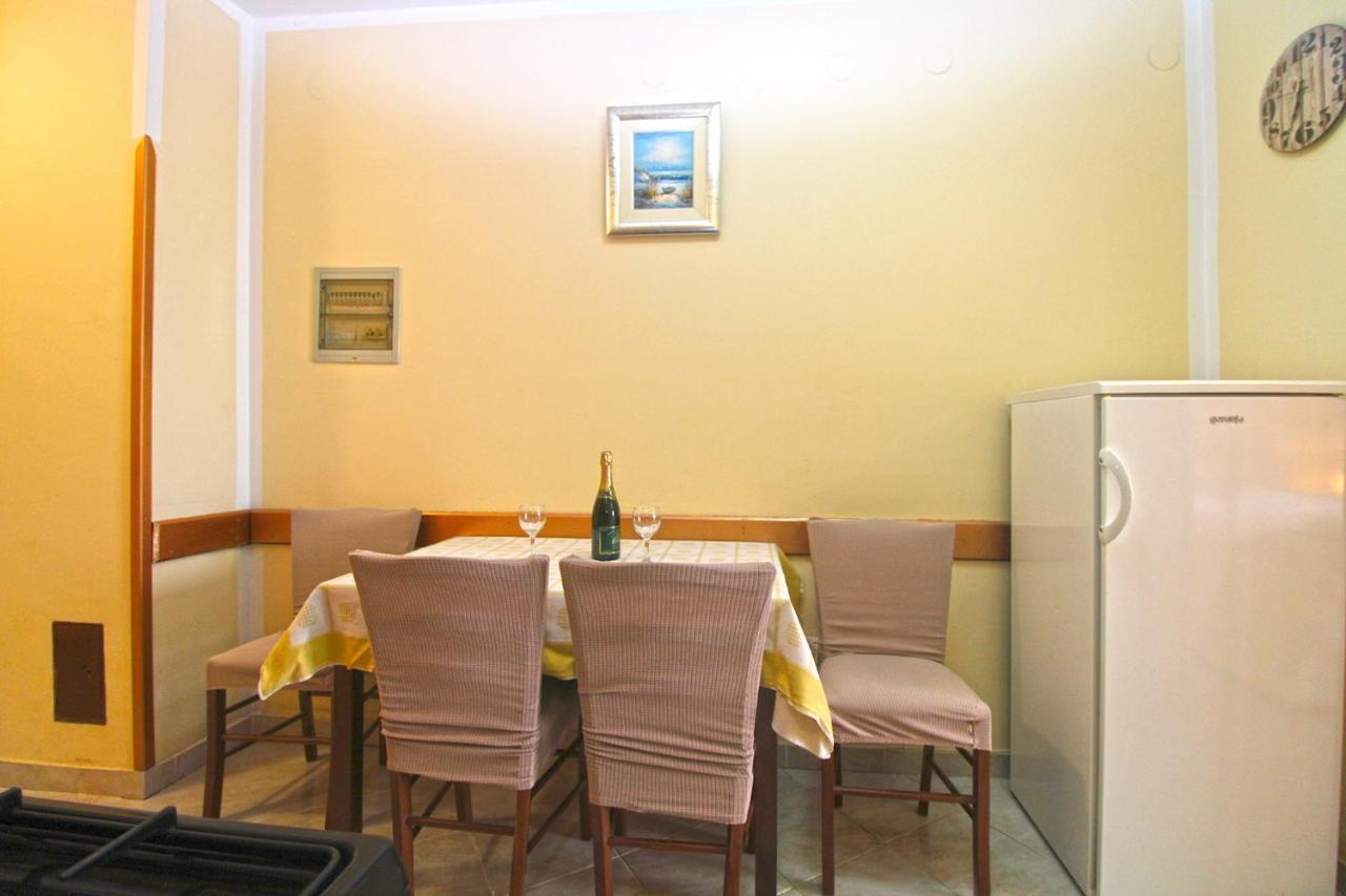 Apartment Mirela 2145 Fazana Ngoại thất bức ảnh